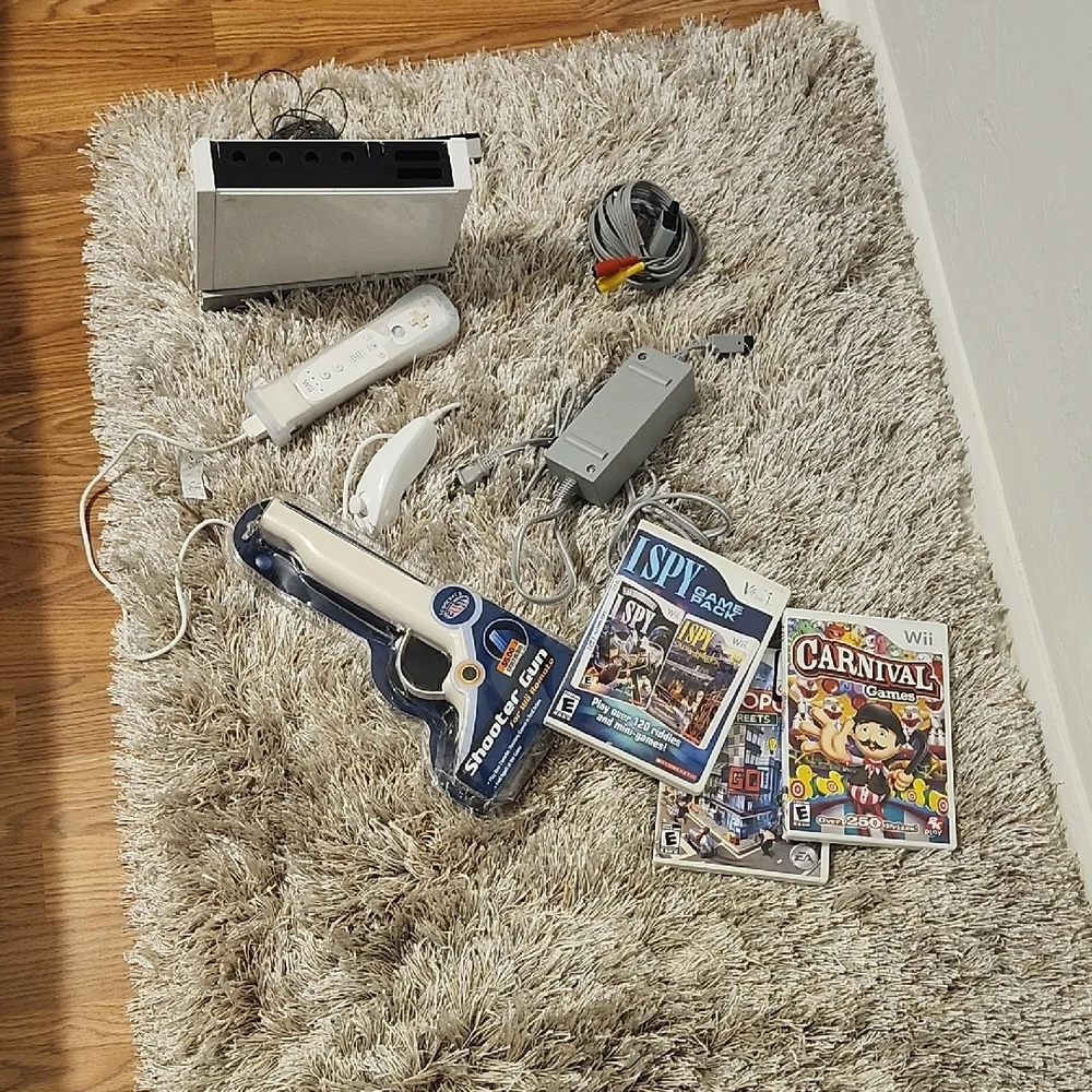 Nintendo Wii Console Bundle - White